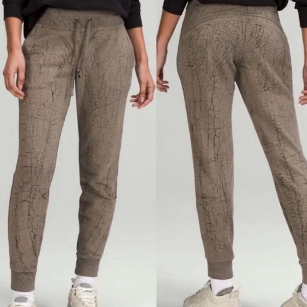 Lululemon Warm Down Jogger‎ Dye Rover Black.